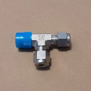 MALE RUN TEE 1/4"TUBE X 1/4"MNPT SS